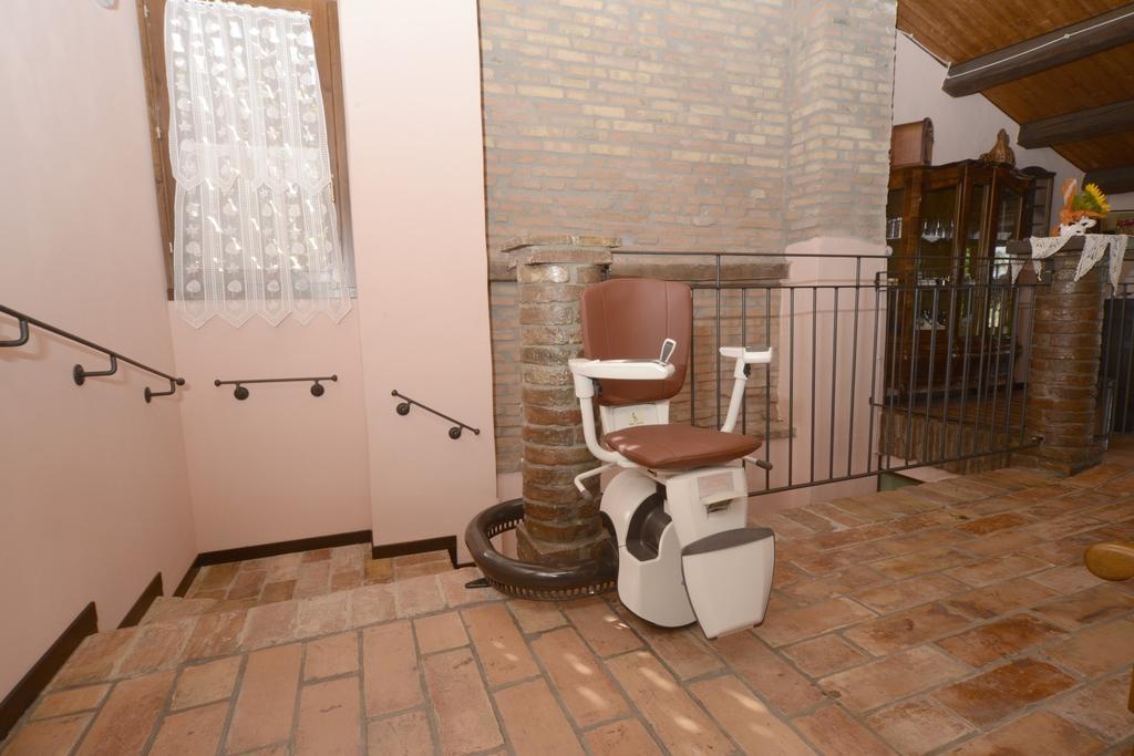 Massa Lombarda Agriturismo Ferrettiヴィラ エクステリア 写真